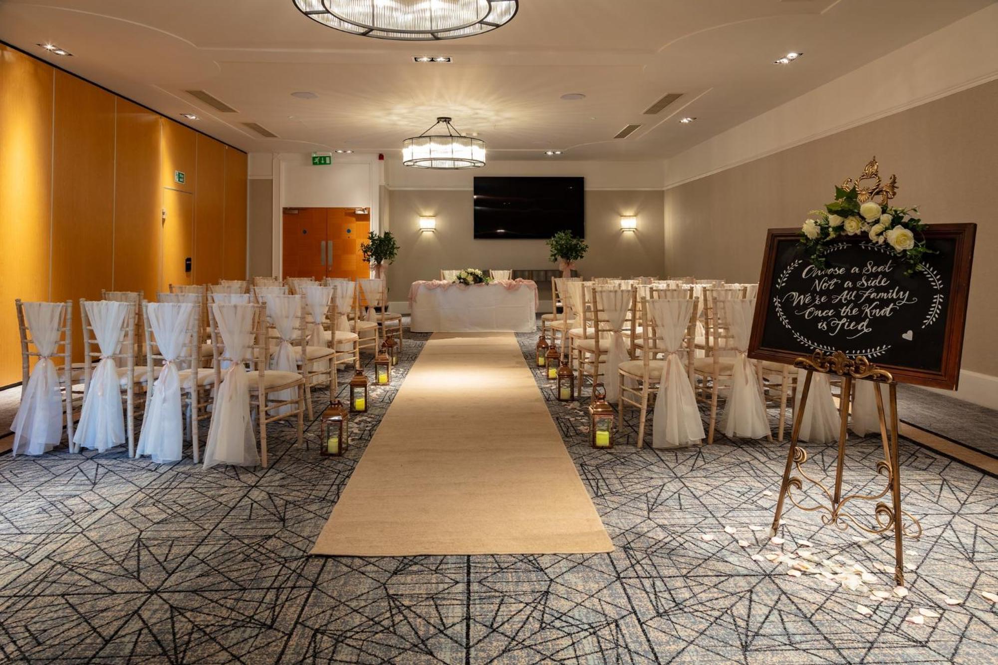 Holiday Inn Newcastle Gosforth Park By Ihg Seaton Burn Екстериор снимка
